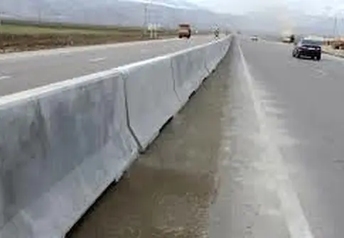 ۴۰ کیلومتر حفاظ میانی بتنی در محورهای شریانی استان همدان نصب شد