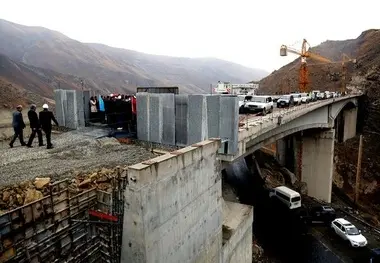 آغاز عملیات اجرایی سه طرح راهسازی با حضور وزیر راه در چالوس/ تامین اعتبار ۶۰ میلیارد ریالی پروژه‌ها 