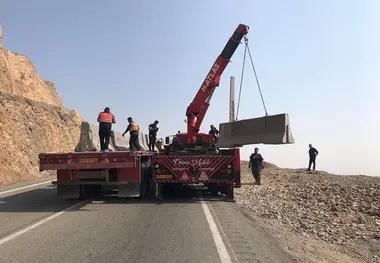 ایمن‌ سازی جاده‌ های خوزستان با نصب ۱۴ هزار بازتاب ایمنی