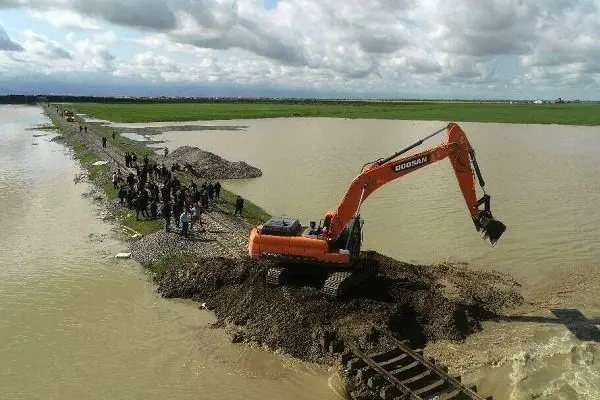 شروع عملیات بازسازی شکاف های راه‌ آهن در نواحی سیل زده به محض کاهش سطح آب