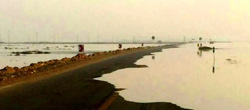 جاده ساحلی گناوه - بوشهر مسدود شد 