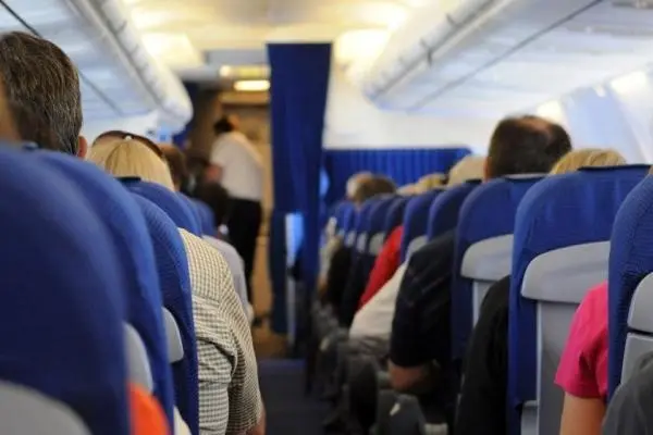کدام مسافر هوایی در معرض خطر لخته شدن خون قرار دارد؟