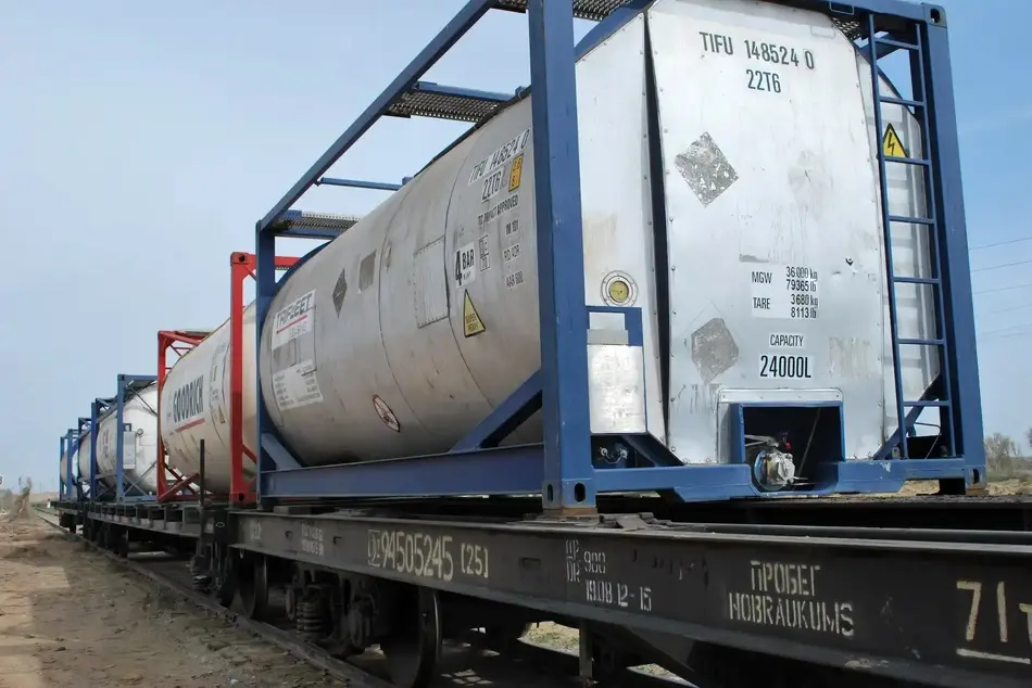 حرکت نخستین محموله ۲۰۰ تنی پتروپالایش گهر از راه آهن دورود به هند