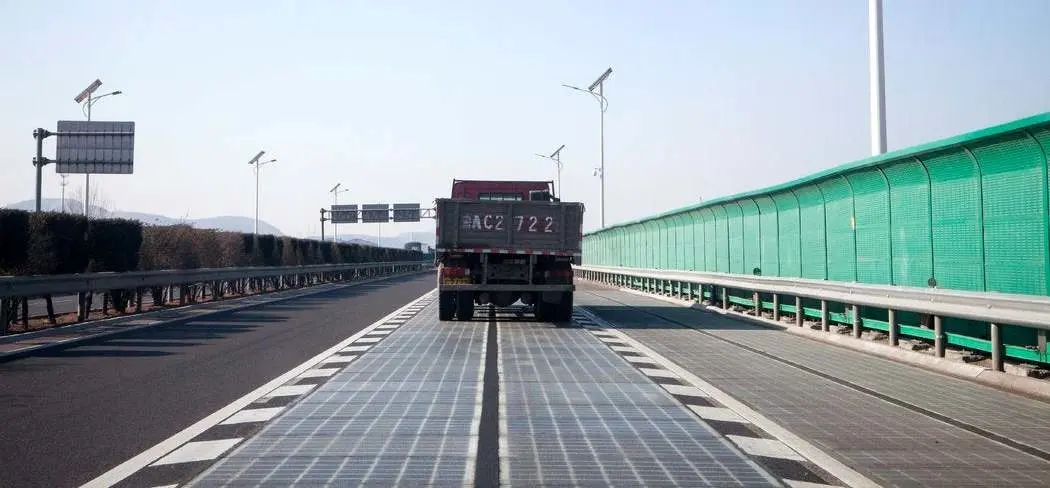ببینید؛ اولین بزرگراه پنل خورشیدی در چین