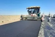 عملیات بهسازی و روکش آسفالت جاده ایرانشهر–را‌سک آغاز شد
