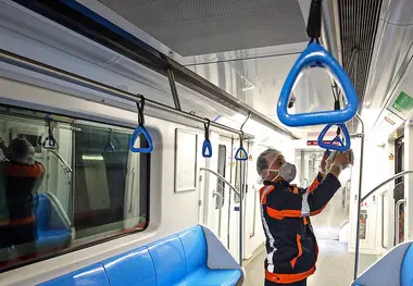 واگن های متروی اصفهان هر شب با 4 دستگاه uvc ضدعفونی می شود