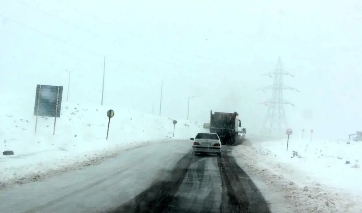 رهاسازی بیش از 2 هزار خودروی گرفتار شده در برف