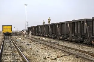 فیلم|  اعتماد تاجران و افزایش انتقال کالا از خط آهن خواف - هرات‌