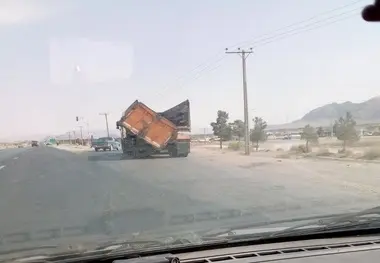 جاده چوپانان در حال نابودی؛ آسفالت خراب مختص جاده شهرضا نیست+ فیلم 