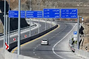 آخرین وضعیت راههای کشور ؛ ترافیک سنگین در آزادراه تهران-شمال / انسداد موقت جاده چالوس و آزادراه 