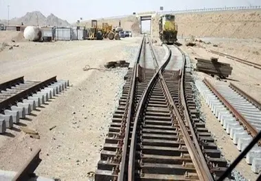 جمع آوری ۲۰۰۰ مین، خمپاره و ادوات جنگی در مسیر ریلی شلمچه بصره