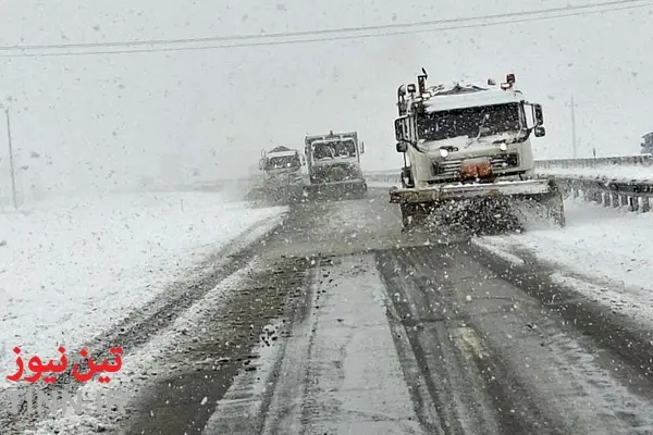 برف روبی کیلومتر 196 جاده آزادراه شیراز اصفهان