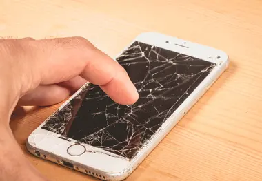  شیشه موبایل چگونه می‌شکند؟


