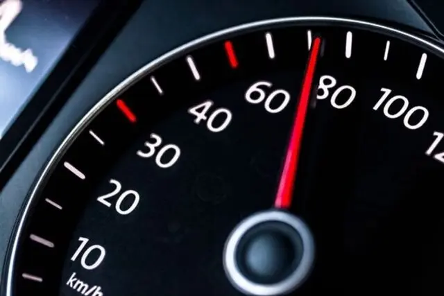 حداکثر سرعت رانندگی در شهرها چندکیلومتر است؟