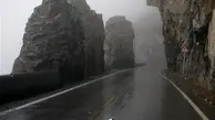 بارش برف و باران در جاده های ۱۳ استان 