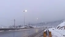 رانندگی ایمن و آسان در برف/ راهداران  آزادراه شاهچراغ آماده اند