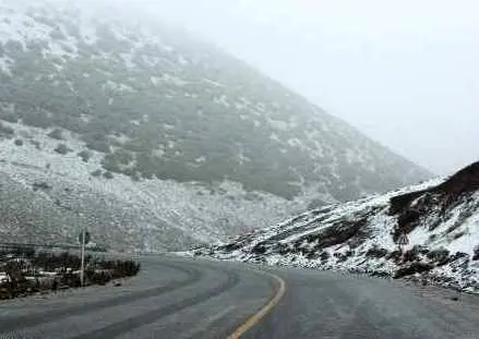 بارش برف در جاده های استان کردستان