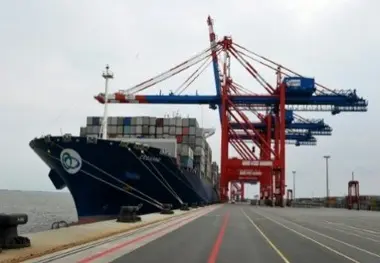 Container ships: … nights when the wolves aren’t silent