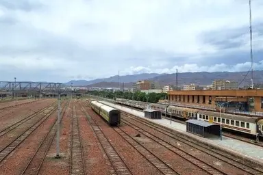 ارتقای ظرفیت تخلیه و بارگیری ددر راه آهن جلفا 