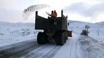 بازگشایی راه 40 روستای مسدود شده بر اثر برف در چالدران