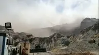 فیلم| ریزش کوه‌های اطراف گناوه بر اثر زلزله