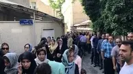 حضور گسترده مردم در حسینیه جماران در اولین دقایق اخذ رای