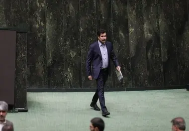 نمایندگان با استعفای حسین زاده از نمایندگی مجلس موافقت کردند