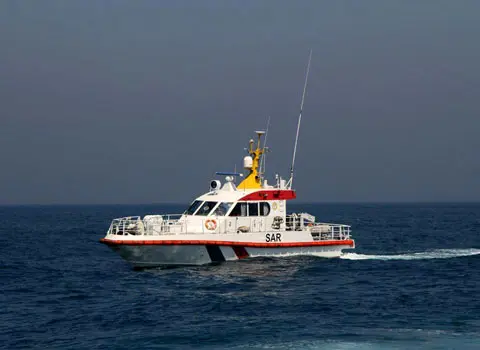 نجات 38 مسافر جزیره خارگ از خطر غرق شدن