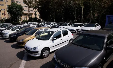خودروهای لوکس توقیفی در تهران