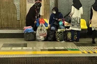 دستفروشی در مترو تهران/آشفته بازار ناسامان