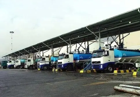 کمبود ناوگان حمل و نقل عامل تاخیر در رسیدن بنزین به جایگاه های سوخت مازندران است