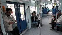 کتاب را در دسترس مسافران مترو قرار بدهیم