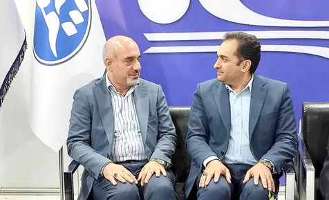  آیین امضای تفاهم نامه بین انجمن شرکت های حمل و نقل ریلی و شرکت بیمه معلم در حوزه بیمه تعهد پرداخت حقوق ورودی