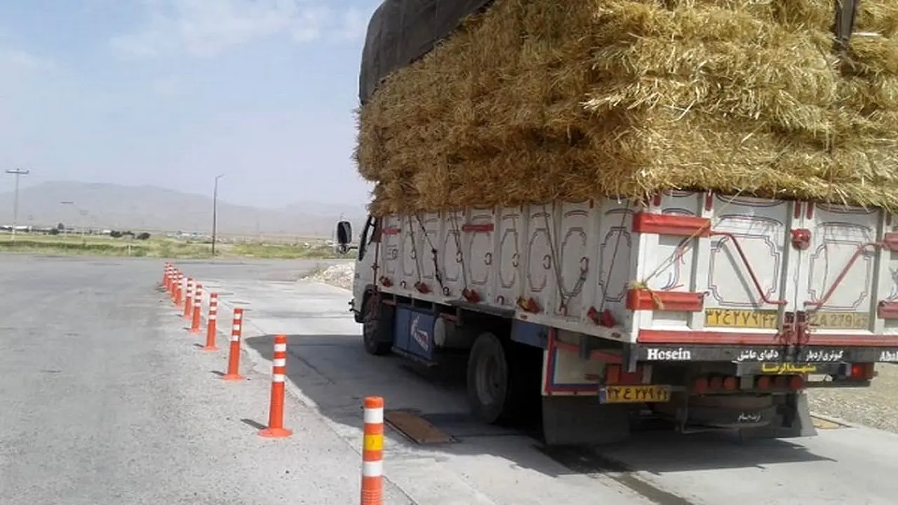 شناسایی بیش از ۴ هزار تن اضافه بار در جاده‌ های خوزستان 