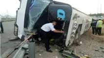 یک اتوبوس، عابر پیاده را در جاده ایرانشهر زیر گرفت