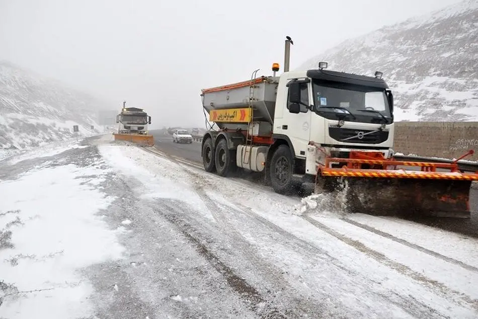 جاده‌های ۳۰ استان کشور درگیر برف و باران می‌شود