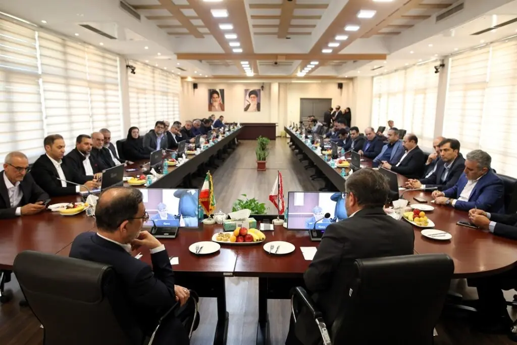 بازدید مدیرعامل راه‌آهن از کارخانه شرکت مهندسی و ساخت لکوموتیو مپنا (12)