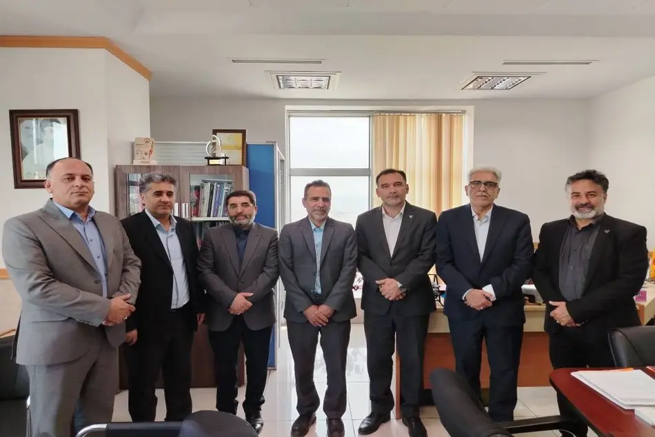 قدردانی از تلاشگران ایمنی شبکه ریلی/ دیدار مدیران ستادی راه آهن با کارکنان اداره کل ایمنی