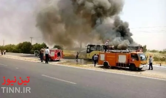 اتوبوس مسافری در جاده شوشتر - اهواز آتش گرفت