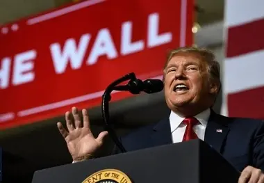 عقب‌ نشینی ترامپ از تعرفه‌ های سنگین خودرو 