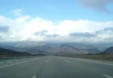 آغاز عملیات اجرایی قطعه اول آزادراه سیرجان- بندرعباس