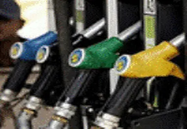 یک سوم بنزین توزیعی در مشهد یورو۴ شد