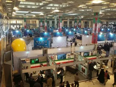 در نمایشگاه اقتدار چهل
