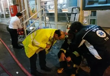 آمار مصدومان حادثه آتش سوزی بازار تبریز به ۲۹ نفر رسید/ ۱۹ مصدوم این حادثه آتش‌نشانان هستند