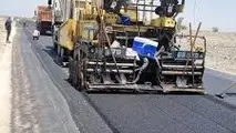 اتمام بیش از ۲ کیلومتر آسفالت محور فرعی و روستایی در منوجان جنوب کرمان