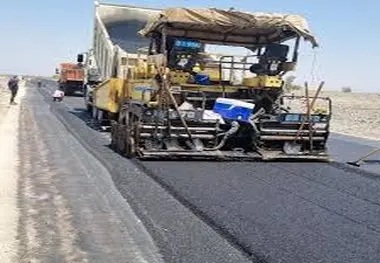 اتمام بیش از ۲ کیلومتر آسفالت محور فرعی و روستایی در منوجان جنوب کرمان