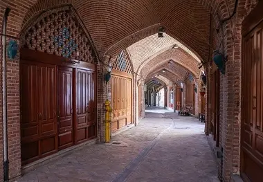 حمل و نقل برقی به سنگلج و عودلاجان می رود؛ ورود موتورسیکلت به بازار ممنوع شد