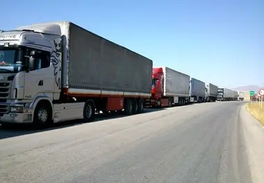 خسارت روزانه ۵۰۰ هزار تومانی به کامیون‌داران به دلیل توقف بار در مرزها