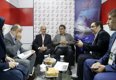 بازدید مدیرعامل شرکت بهره‌برداری مترو تهران از غرفه تین نیوز