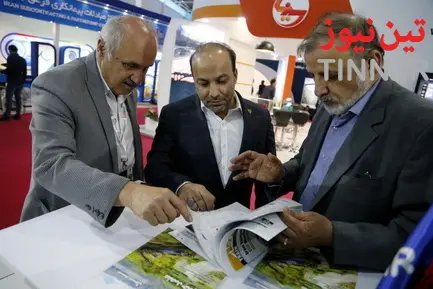 بازدید بابک احمدی از غرفه تین در نمایشگاه ریلی